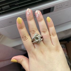 Cute knotted ring